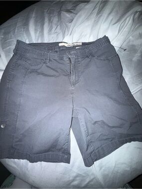 DKNY Women’s Grey Casual Shorts- size 6